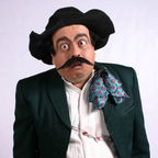 toño banderin mimo
