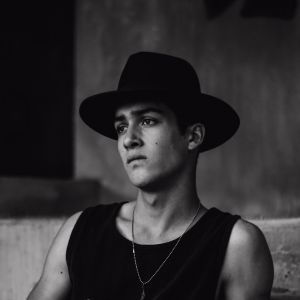 Akos Navay Facio